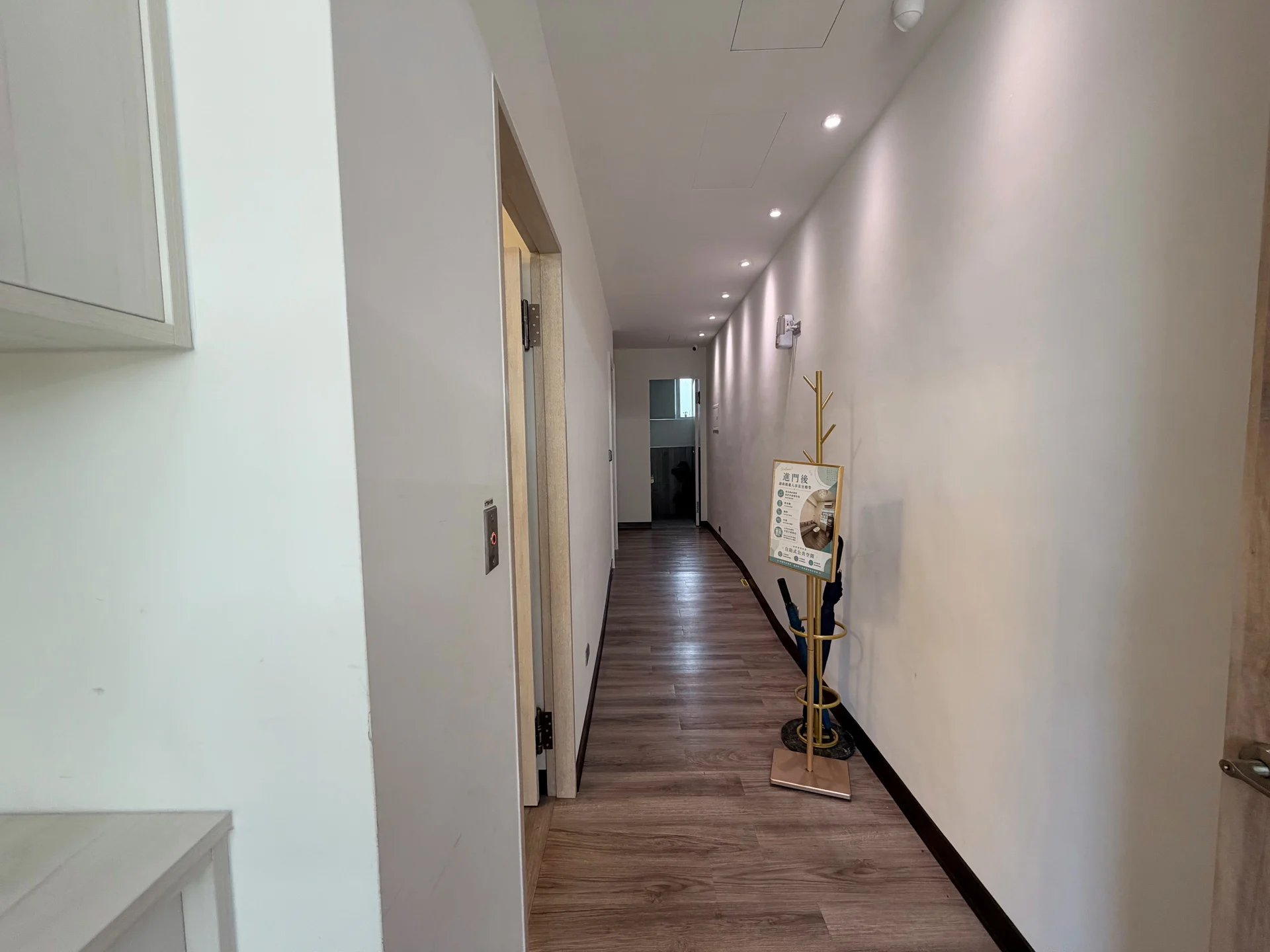 紓心禪崇德店入口長廊